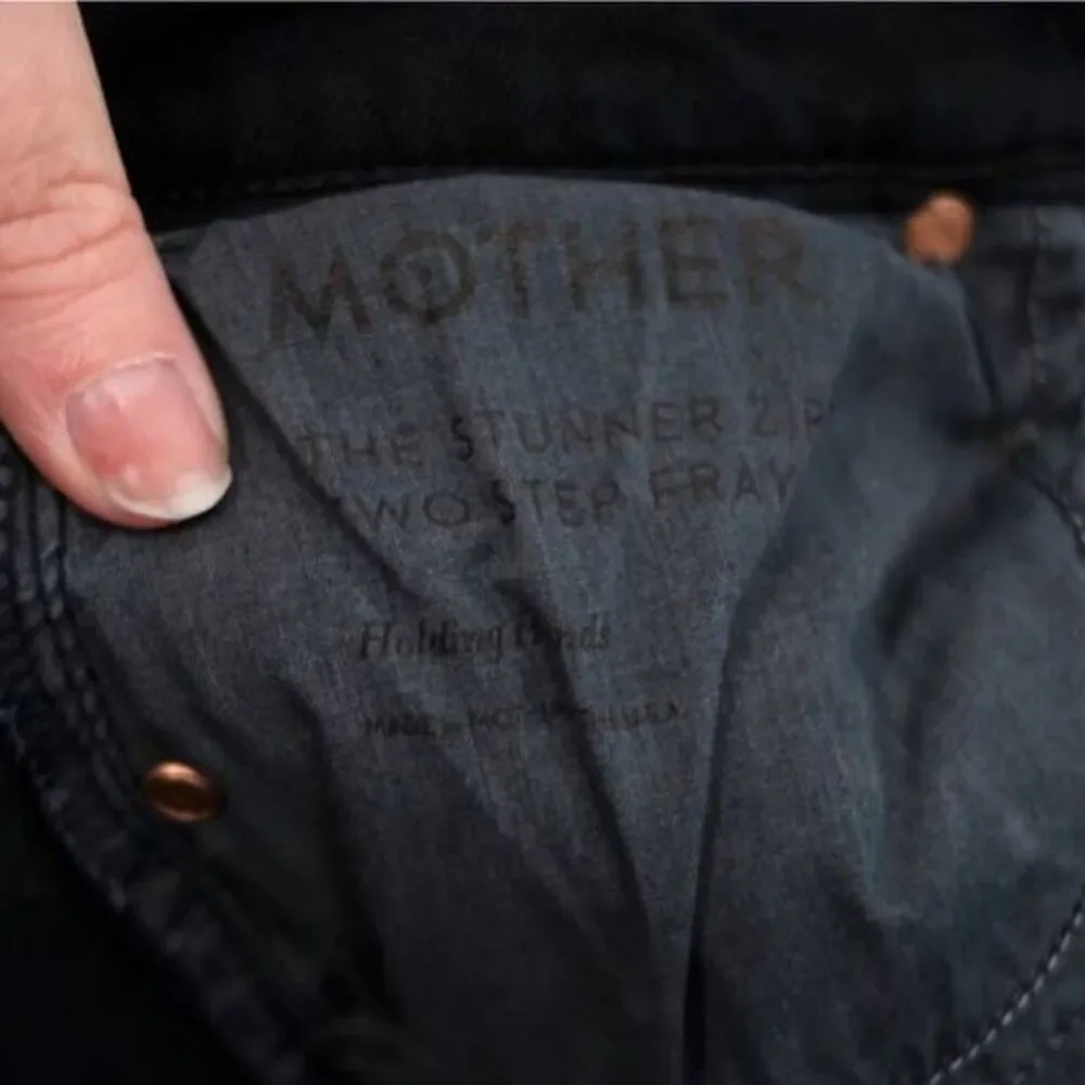 Mother Stunner Zip Two Step Fray Skinny Jean Holding Hands Dark Wash SZ 25